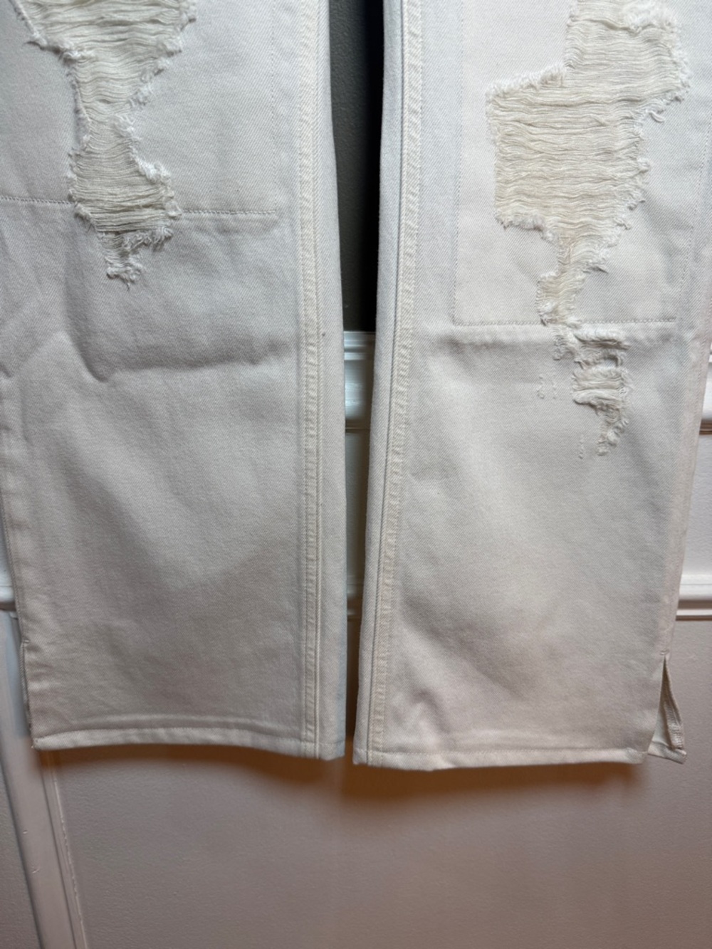 Good American Khloe Jeans White Distressed Flare 2/26 NWT- Flawed - Picture 8 of 11